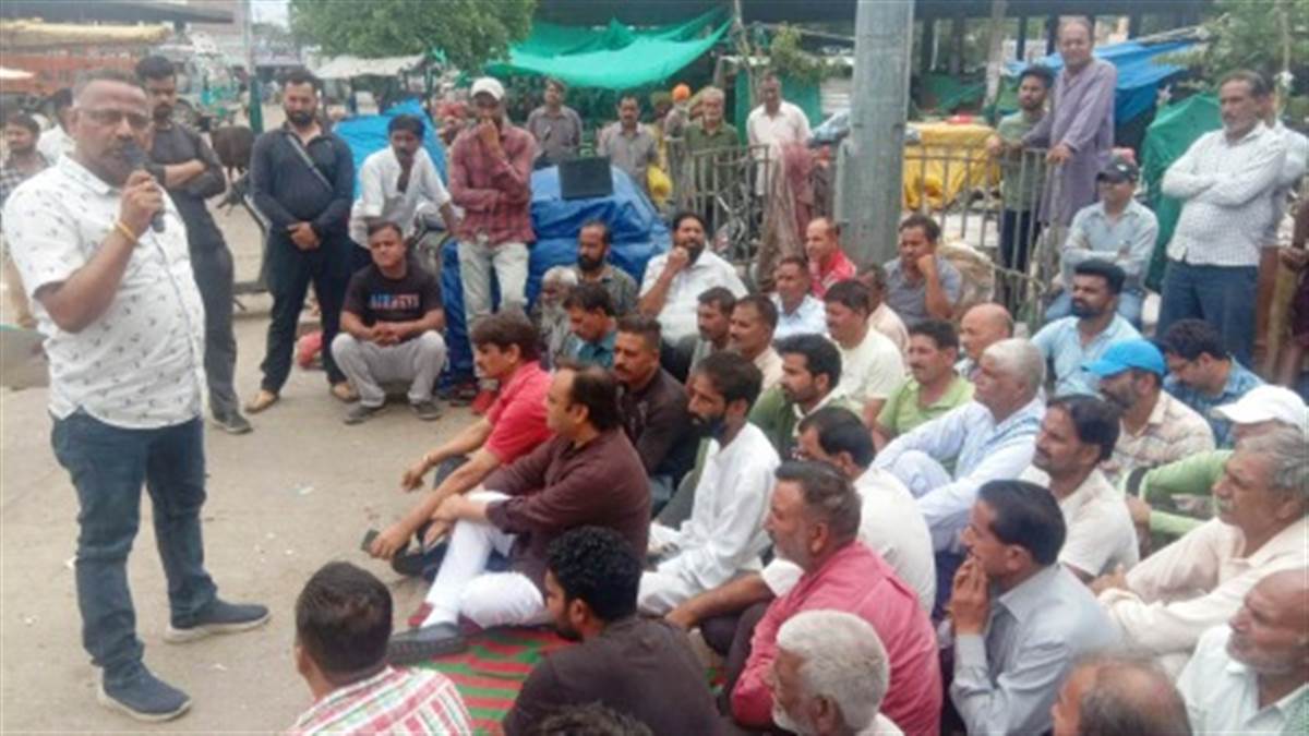 https://img.punjabijagran.com/punjabi/ਰੇਹੜੀ ਵਾਲਿਆਂ ਵੱਲੋਂ 60 ਦਿਨਾਂ ਤੋਂ ਧਰਨਾ ਜਾਰੀ