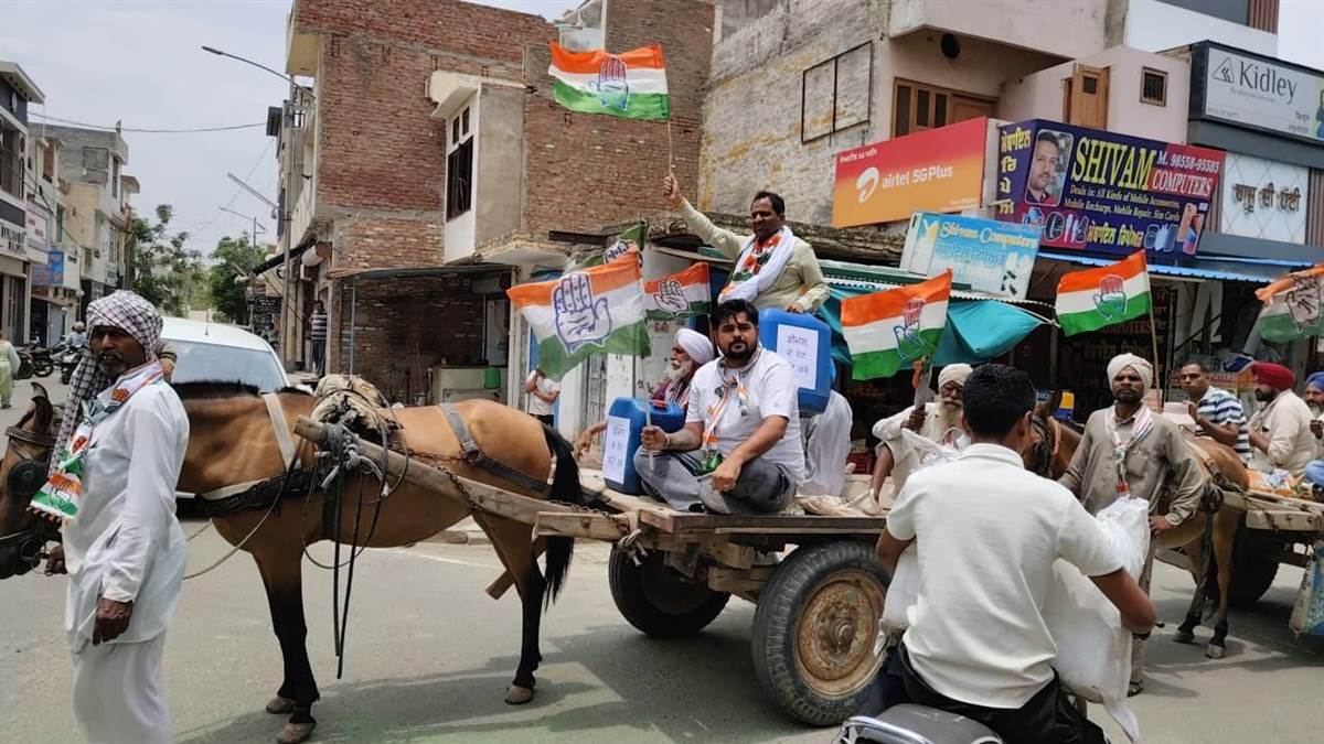 ਤੇਲ ਤੇ ਗੈਸ ਦੀਆਂ ਵਧਦੀਆਂ ਕੀਮਤਾਂ ਖ਼ਿਲਾਫ ਕਾਂਗਰਸ ਦਾ ਅਨੋਖਾ ਖੱਚਰ-ਰੇਹੜਾ ਪ੍ਰਦਰਸ਼ਨ