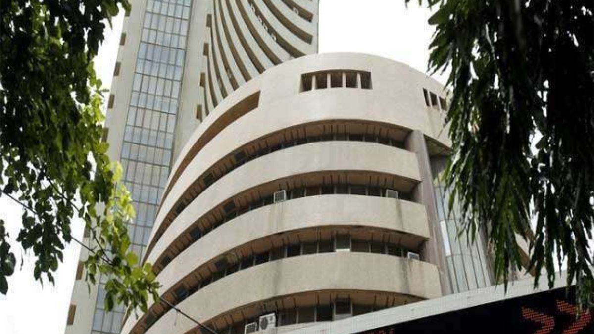 Share Market Today Sensex rises 266 points in early trade Nifty above 15850