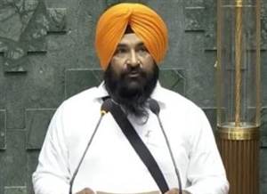 ਐੱਮਪੀਲੈਡਸ ਦੀ ਗ੍ਰਾਂਟ ਖਰਚ ਕਰਨ ’ਚ ਫਰੀਦਕੋਟ ਦੇ ਮੈਂਬਰ ਪਾਰਲੀਮੈਂਟ ਸਰਬਜੀਤ ਖ਼ਾਲਸਾ ਸੂਬੇ ’ਚ ਅੱਵਲ, 16.8 ਫ਼ੀਸਦੀ ਰਕਮ ਖਰਚ ਕਰ ਕੇ ਸਭ ਤੋਂ ਹੇਠਲੇ ਸਥਾਨ 'ਤੇ ਰਹੇ ਜਲੰਧਰ ਦੇ MP ਚੰਨੀ