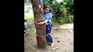 Video Viral : ਔਰਤ ਨੂੰ ਦਰੱਖਤ ਨਾਲ ਬੰਨ੍ਹ ਕੇ ਬੇਰਹਿਮੀ ਨਾਲ ਕੁੱਟਿਆ, ਜਾਣੋ ਪੂਰਾ ਮਾਮਲਾ