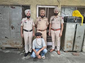 ਨਸ਼ਾ ਤਸਕਰਾਂ ਵਿਰੁੱਧ ਸਖ਼ਤੀ : ਬਟਾਲਾ 'ਚ 39 ਗ੍ਰਾਮ ਹੈਰੋਇਨ ਸਮੇਤ ਦੋ ਕਾਬੂ, ਮੁਲਜ਼ਮਾਂ ਤੋਂ ਰਿਮਾਂਡ ਹਾਸਲ ਕਰਕੇ ਹੋਣਗੇ ਹੋਰ ਖ਼ੁਲਾਸੇ