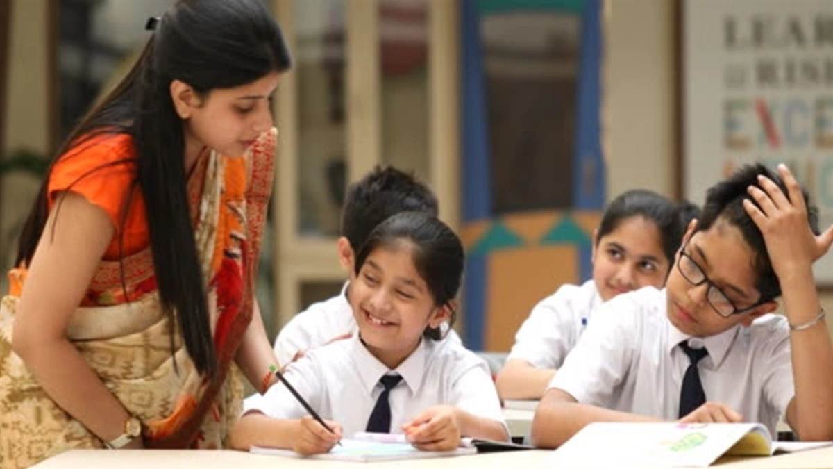 Happy Teacher Day : ਵਿਦਿਆਰਥੀਆਂ ਦੇ ਉਜਵਲ ਭਵਿੱਖ ਬਾਰੇ ਸੋਚਦੈ ਅਧਿਆਪਕ