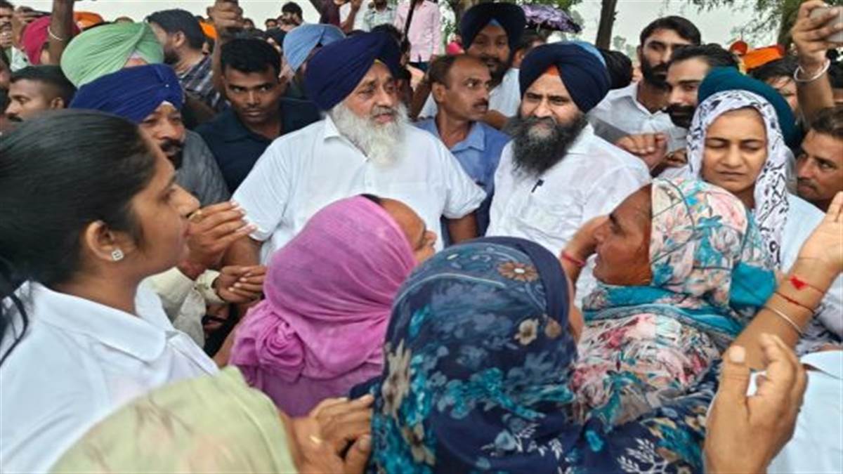 Fazilka News : ਸੁਖਬੀਰ ਸਿੰਘ ਬਾਦਲ ਨੇ ਹੜ੍ਹ ਪ੍ਰਭਾਵਿਤ ਪਿੰਡਾਂ ਦਾ ਕੀਤਾ ਦੌਰਾ, 'ਆਪ' ਸਰਕਾਰ ਨੂੰ ਬਣਾਇਆ ਨਿਸ਼ਾਨਾ