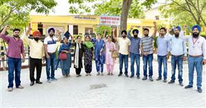 ਮੁੱਖ ਮੰਤਰੀ ਦੇ ਰਵੱਈਏ ਤੋਂ ਖਫ਼ਾ ਅਧਿਆਪਕਾਂ ਨੇ ਫੂਕੀਆਂ ਸਰਕਾਰੀ ਪੱਤਰਾਂ ਦੀਆਂ ਕਾਪੀਆਂ