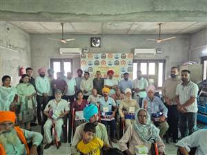ਸਵ. ਸ੍ਰੀ ਪੁਰਸ਼ੋਤਮ ਲਾਲ ਗੋਇਲ ਅੰਦਾਜ਼ ਫਲੈਕਸ ਦੀ ਯਾਦ ਵਿੱਚ ਬਜ਼ੁਰਗਾਂ ਅਤੇ ਦਿਵਿਆਂਗ ਵਿਅਕਤੀਆਂ ਨੂੰ ਸਹਾਇਕ ਉਪਕਰਨ ਵੰਡੇ