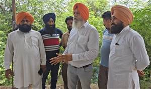 ਸਰਹੰਦ ਨਹਿਰ ’ਚ ਡਿੱਗਦੇ ਗੰਦੇ ਪਾਣੀ ਨੂੰ ਲੈ ਕੇ ਡਾ. ਚੀਮਾ ਤੇ ਕੌਸਲ ਪ੍ਰਧਾਨ ਸਤਿਆਲ ਆਹਮੋ-ਸਾਹਮਣੇ