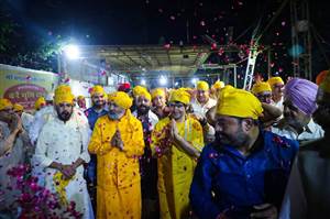 ਪੰਡਿਤ ਧੀਰੇਂਦਰ ਸ਼ਾਸਤਰੀ ਦਾ ਮਾਂ ਬਗਲਾਮੁਖੀ ਧਾਮ ’ਚ ਭਰਵਾਂ ਸਵਾਗਤ
