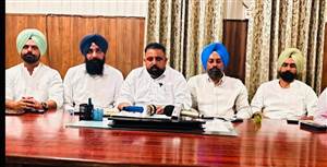 ਨਸ਼ਿਆਂ ਦੇ ਮੁੱਦੇ ’ਤੇ ਸ਼੍ਰੋਅਦ ਦੇ ਹਲਕਾ ਇੰਚਾਰਜ ਮੱਖਣ ਬਰਾੜ ਨੂੰ ਘੇਰਿਆ