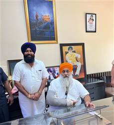ਠੇਕੇਦਾਰ ਬਲਜਿੰਦਰ ਸਿੰਘ ਨੇ ਕੀਤੀ ਸੁਖਬੀਰ ਸਿੰਘ ਬਾਦਲ ਨਾਲ ਮੁਲਾਕਾਤ