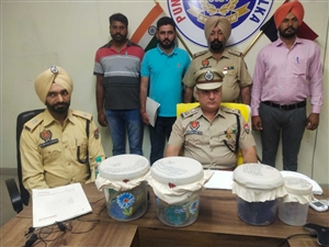Crime News : ਤਿਹਾੜ ਜੇਲ੍ਹ ਦੇ ਕੈਦੀ ਅਸ਼ੀਸ਼ ਨਾਲ ਮੁਲਾਕਾਤ ਮਗਰੋਂ ਗੋਰੇ ਨੇ ਸ਼ੁਰੂ ਕੀਤੀ ਸੀ ਹਥਿਆਰਾਂ ਦੀ ਸਪਲਾਈ, ਹਥਿਆਰ ਦੇ ਨਕਦੀ ਬਰਾਮਦ