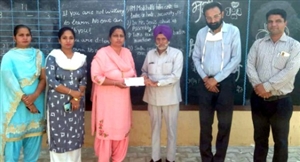 ਚੱਕ ਕਲਾਂ ਸਕੂਲ ਨੂੰ 91 ਹਜ਼ਾਰ ਦਾ ਚੈੱਕ ਕੀਤਾ ਭੇਟ