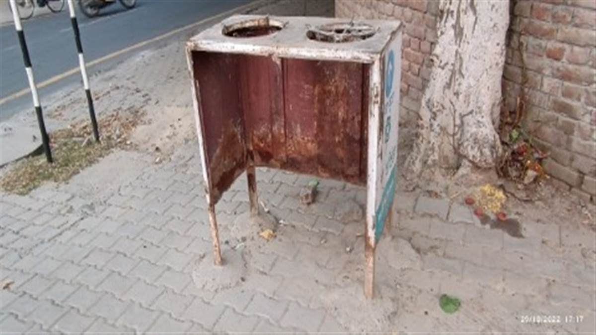 Garbage bins built by spending lakhs of rupees have disappeared, the