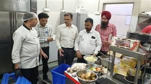 ਨੂਵੋ ਕੈਫੇ ਐਂਡ ਬਾਰ ’ਚ ਸੜੀਆਂ ਤੇ ਉੱਲੀ ਲੱਗੀਆਂ ਸਬਜ਼ੀਆਂ ਬਰਾਮਦ