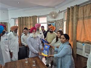 ‘ਮੇਰਾ ਘਰ ਮੇਰੇ ਨਾਮ’ ਤਹਿਤ ਕੈਬਨਿਟ ਮੰਤਰੀ ਡਾ. ਬਲਜੀਤ ਕੌਰ ਨੰ ਵੰਡੇ ਪ੍ਰਾਪਰਟੀ ਕਾਰਡ