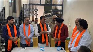 ਡਾ. ਰਾਜ ਨੇ ਆੜ੍ਹਤੀਆਂ ਨੂੰ ਮੁਸ਼ਕਲਾਂ ਦੇ ਹੱਲ ਦਾ ਦਿੱਤਾ ਭਰੋਸਾ