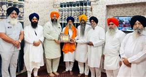 ਕਥਾਵਾਚਕ ਭਾਈ ਸੁਰਜੀਤ ਸਿੰਘ ਸਿੱਖ ਸੁਸਾਇਟੀਆਂ ਵੱਲੋਂ ਸਨਮਾਨਤ