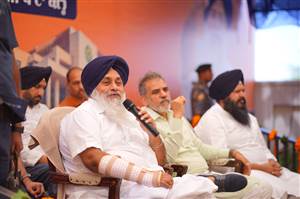 ਅਕਾਲੀ ਦਲ ਦੀ ਸਰਕਾਰ ਉਦਯੋਗ ਵਾਸਤੇ 5 ਰੁਪਏ ਪ੍ਰਤੀ ਯੂਨਿਟ ਬਿਜਲੀ ਦੇਵੇਗੀ : ਬਾਦਲ