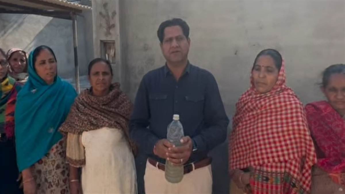 ਦੂਸ਼ਿਤ ਪਾਣੀ ਦੀ ਸਪਲਾਈ ਨੂੰ ਲੈ ਕੇ ਔਰਤਾਂ ਦਾ ਫੁੱਟਿਆ ਗੁੱਸਾ