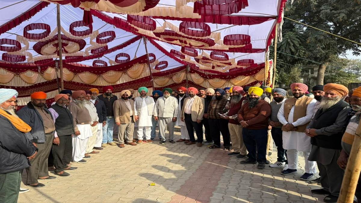 ਅੱਖਾਂ ਦੇ ਕੈਂਪ ਦੌਰਾਨ 800 ਮਰੀਜ਼ਾਂ ਦੀ ਕੀਤੀ ਜਾਂਚ