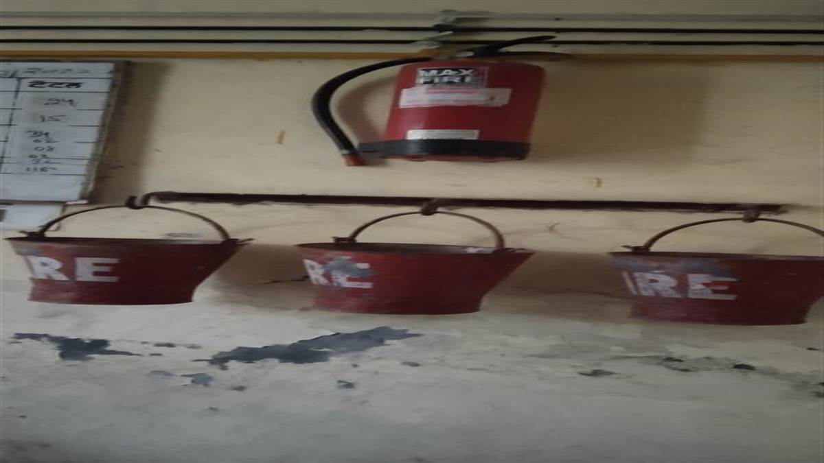 ਕਪੂਰਥਲਾ ਦੇ ਸਿਵਲ ਹਸਪਤਾਲ ’ਚ ਅੱਗ ਬੁਝਾਊ ਯੰਤਰ ਬਹੁਤ ਹੀ ਖ਼ਰਾਬ