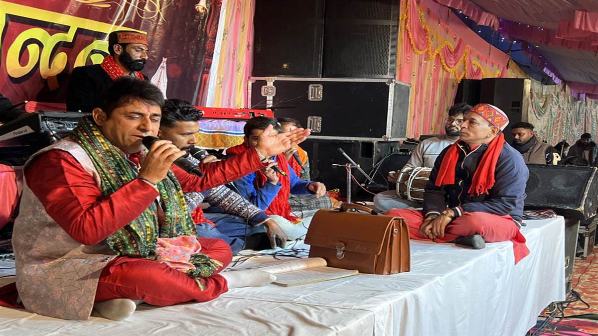 ਚਿੰਤਪੁਰਨੀ ਮੰਦਰ ਵਿਖੇ ਭਗਵਤੀ ਜਾਗਰਣ ਕਰਵਾਇਆ