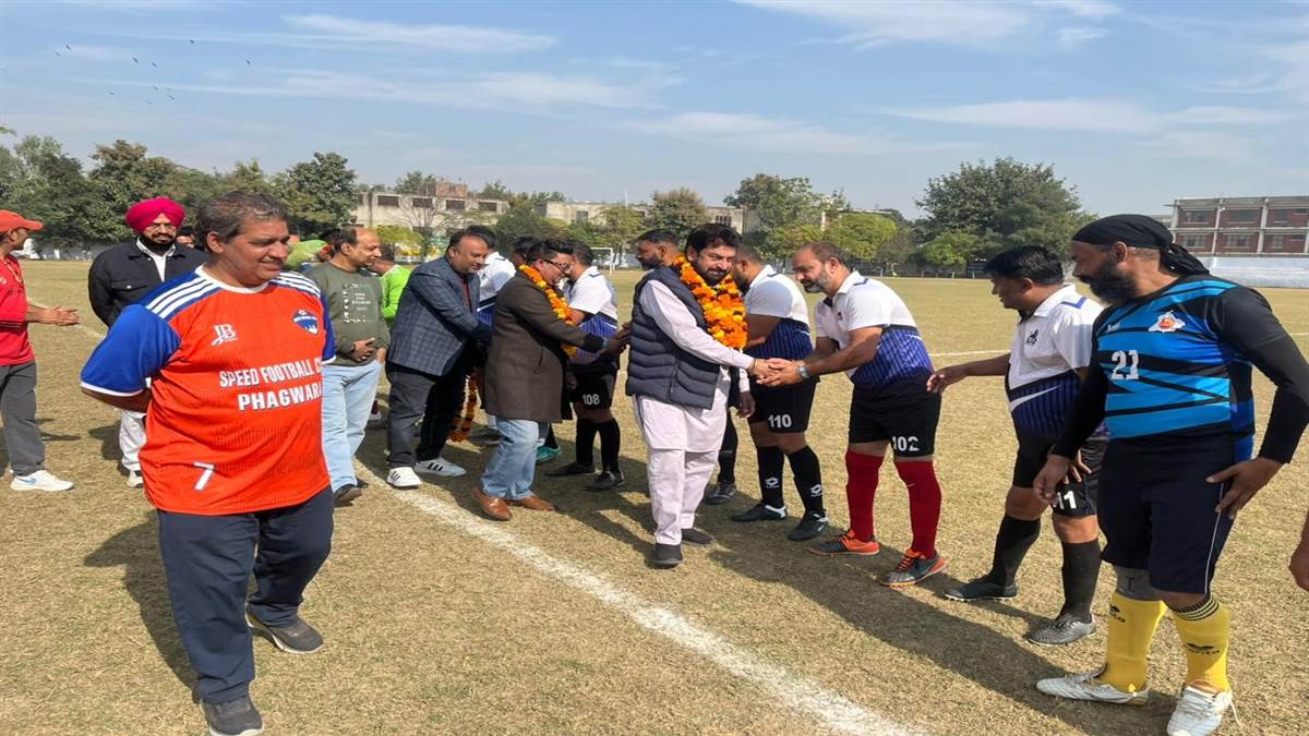 ਵੱਧਦੀ ਉਮਰ ’ਚ ਸਰੀਰਕ ਤੰਦਰੁਸਤੀ ਲਈ ਮੈਦਾਨੀ ਖੇਡਾਂ ਦਾ ਵਿਸ਼ੇਸ਼ ਮਹੱਤਵ : ਬਾਵਾ