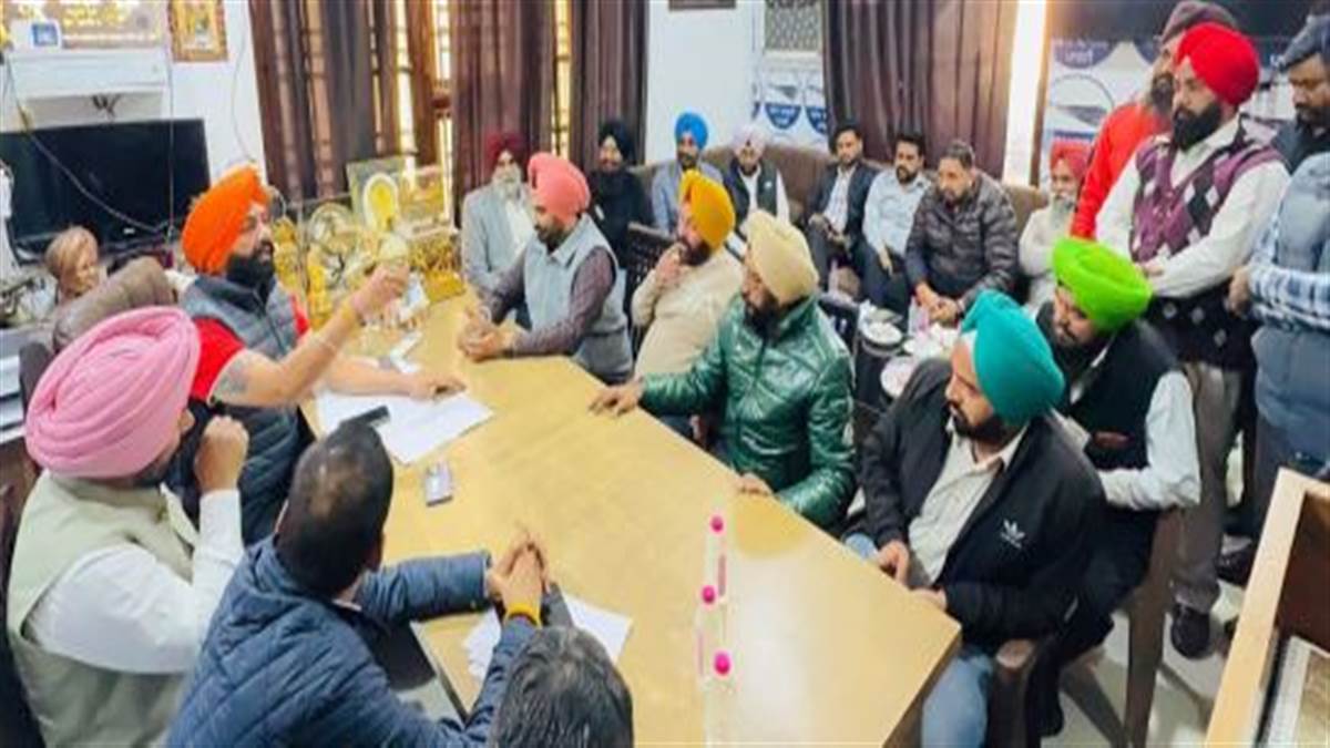 Relief News : ਪੰਜਾਬ 'ਚ ਰੋਡਵੇਜ਼ ਕਾਮਿਆਂ ਦੀ ਹੜਤਾਲ ਖਤਮ,ਬਹਾਲ ਹੋਣਗੇ ਮੁਅੱਤਲ ਮੁਲਾਜ਼ਮ; ਸੋਮਵਾਰ ਤੋਂ ਆਮ ਵਾਂਗ ਚੱਲਣਗੀਆਂ ਸਰਕਾਰੀ ਬੱਸਾਂ