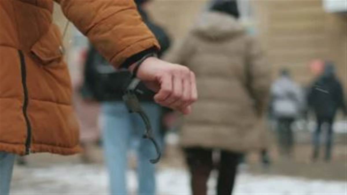 Pathankot News : ਨਸ਼ਾ ਤਸਕਰ ਹੱਥਕੜੀਆਂ ਸਣੇ ਪੁਲਿਸ ਹਿਰਾਸਤ 'ਚੋਂ ਫ਼ਰਾਰ, ਡਾਕਟਰੀ ਜਾਂਚ ਤੋਂ ਵਾਪਸ ਲਿਜਾਂਦੇ ਸਮੇਂ ਵਾਪਰੀ ਘਟਨਾ