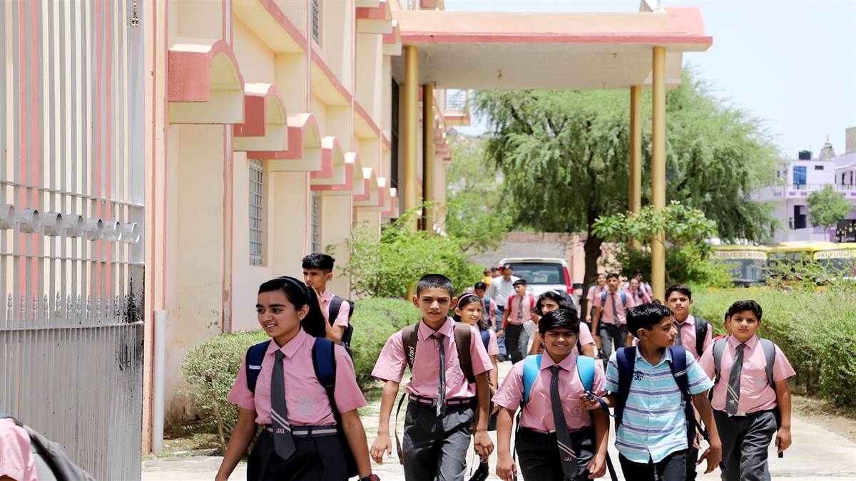 ਸਰਕਾਰਾਂ ਨੇ ਕੀਤੀ ਨਿੱਜੀ ਸਕੂਲਾਂ ’ਤੇ ਸਖ਼ਤੀ