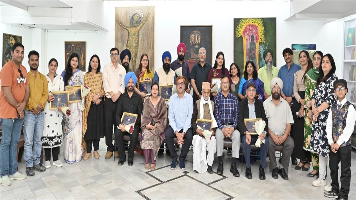 ਕੌਸਾ ਟਰੱਸਟ ਕਲਾ ਐਵਾਰਡ ਨਾਲ 11 ਪ੍ਰਸਿੱਧ ਕਲਾਕਾਰ ਸਨਮਾਨਿਤ