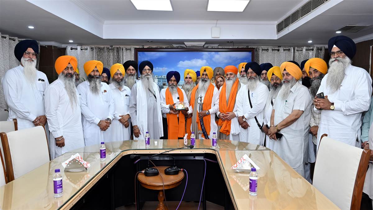 ਐੱਸਜੀਪੀਸੀ ਤੋਂ ਸੇਵਾਮੁਕਤ ਹੋਏ ਤਿੰਨ ਮੈਂਬਰ ਸਨਮਾਨਿਤ