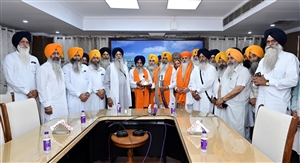 ਐੱਸਜੀਪੀਸੀ ਤੋਂ ਸੇਵਾਮੁਕਤ ਹੋਏ ਤਿੰਨ ਮੈਂਬਰ ਸਨਮਾਨਿਤ