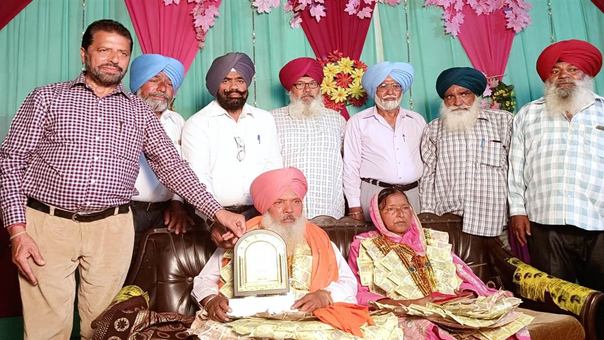 ਸੇਵਾ ਮੁਕਤੀ 'ਤੇ ਲਾਈਨਮੈਨ ਇੰਦਰਜੀਤ ਸਿੰਘ ਸਨਮਾਨਿਤ