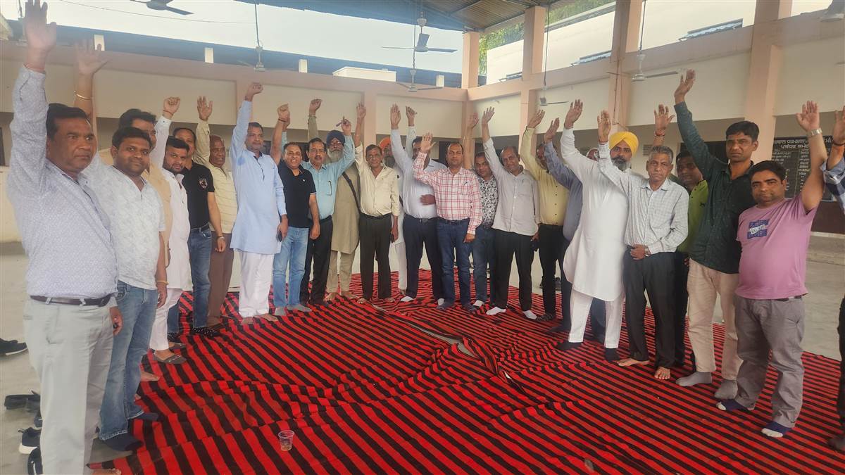 ਆੜ੍ਹਤੀਆ ਐਸੋਸੀਏਸ਼ਨ ਅਣਮਿਥੇ ਸਮੇਂ ਲਈ ਹੜਤਾਲ ’ਤੇ