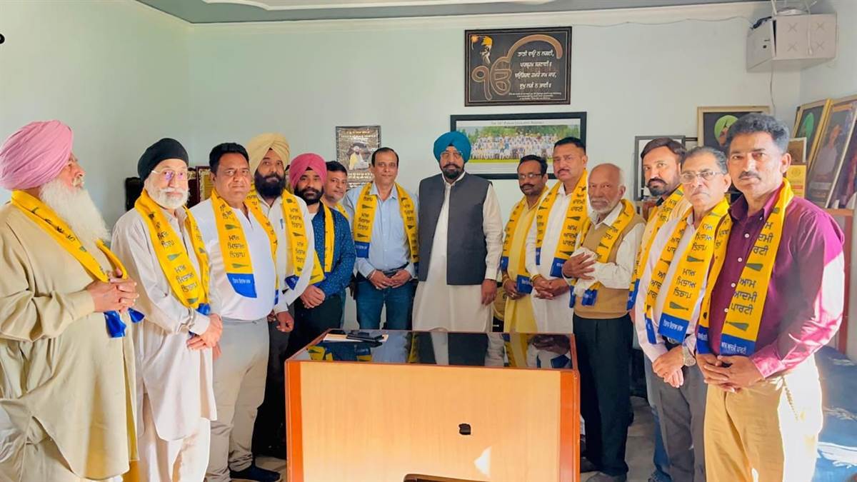 ਸਰਸਵਤੀ ਵਿਹਾਰ ਦੇ ਸੁਭਾਸ਼ ਚੰਦ ਸਮੇਤ ਕਈ ਸਾਥੀ ‘ਆਪ’ ਵਿਚ ਸ਼ਾਮਲ,