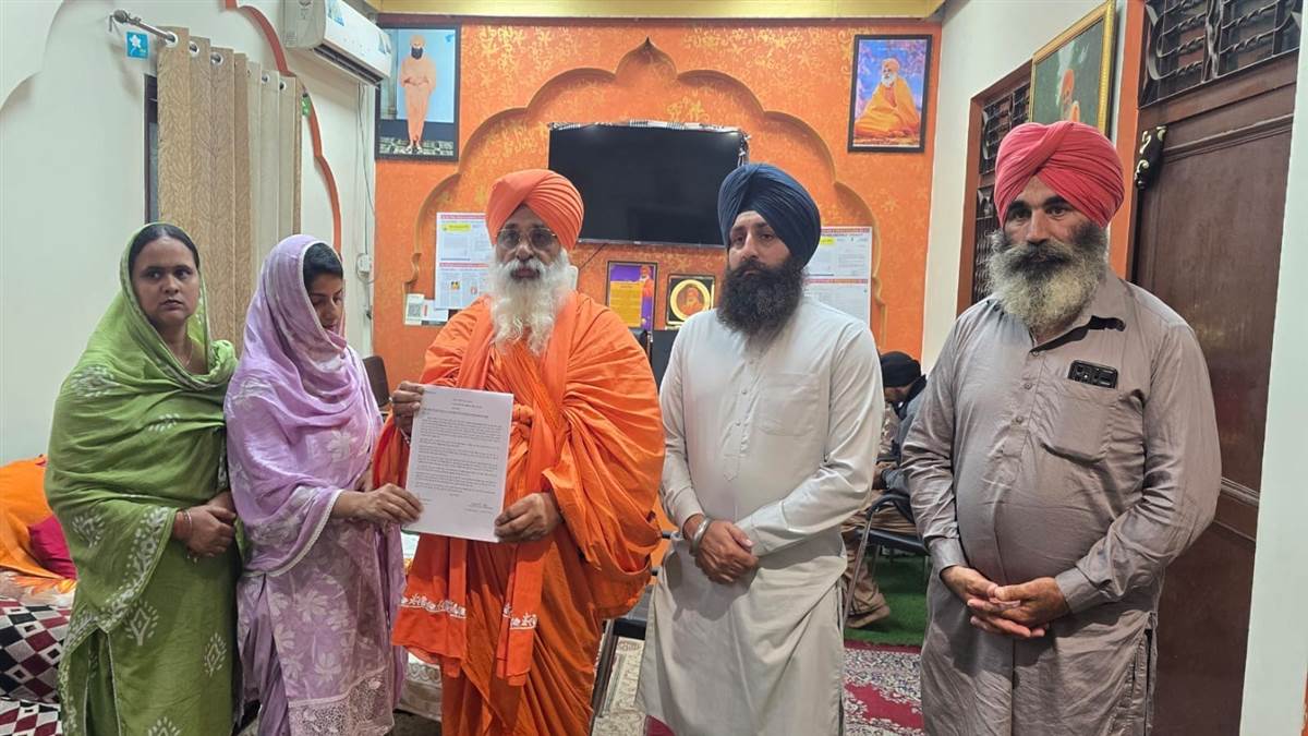 ਰੂਸ ’ਚ ਫਸੇ ਪੰਜਾਬੀ ਨੌਜਵਾਨਾਂ ਦੇ ਪਰਿਵਾਰਾਂ ਵੱਲੋਂ ਸੰਤ ਸੀਚੇਵਾਲ ਨੂੰ ਮਦਦ ਦੀ ਅਪੀਲ