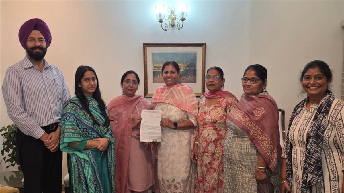 ਆਂਗਣਵਾੜੀ ਮੁਲਾਜ਼ਮ ਯੂਨੀਅਨ ਦਾ ਵਫ਼ਦ ਮੰਤਰੀ ਨੂੰ ਮਿਲਿਆ