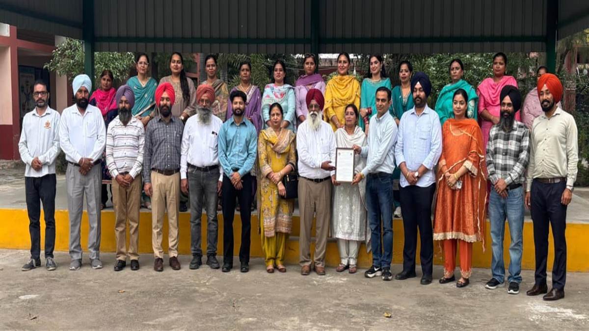 ਪ੍ਰਿੰਸੀਪਲ ਸਰਬਜੀਤ ਸਿੰਘ 34 ਸਾਲ ਦੀਆਂ ਸੇਵਾਵਾਂ ਉਪਰੰਤ ਸੇਵਾ ਮੁਕਤ