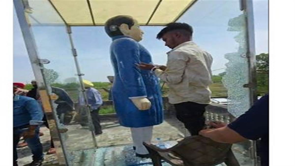 ਹੁਸ਼ਿਆਰਪੁਰ ’ਚ ਬਾਬਾ ਸਾਹਿਬ ਦੇ ਬੁੱਤ ਦੀ ਬੇਅਦਬੀ, ਵਾਇਰਲ ਵੀਡੀਓ ’ਚ ਜ਼ਿੰਮੇਵਾਰੀ ਲੈਣ ਦਾ ਦਾਅਵਾ