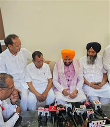ਹਰਿਆਣਾ ਦੇ ਮੁੱਖ ਮੰਤਰੀ ਨੇ ਮਾਤਾ ਭੱਦਰਕਾਲੀ ਮੰਦਰ ਵਿਖੇ ਮੱਥਾ ਟੇਕਿਆ