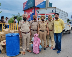 ਚੰਡੀਗੜ੍ਹ ਦੀ ਸ਼ਰਾਬ ਹਰਿਆਣਾ-ਦਿੱਲੀ ’ਚ ਖਪਾਉਣ ਦੀ ਸਾਜ਼ਿਸ਼ ਨਾਕਾਮ, 100 ਪੇਟੀਆਂ ਸ਼ਰਾਬ ਸਮੇਤ ਚਾਲਕ ਗ੍ਰਿਫ਼ਤਾਰ
