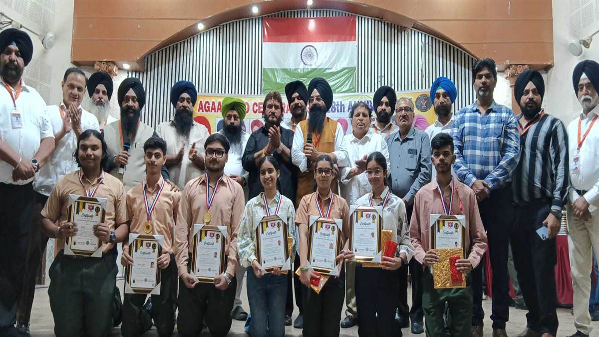 ਸਨਮਾਨ ਮਿਲਣ ਨਾਲ ਬੱਚਿਆਂ ’ਚ ਪੜ੍ਹਾਈ ਪ੍ਰਤੀ ਰੁਝਾਨ ਵਧਦਾ : ਆਗਾਜ਼ ਐਨ ਜੀ ਓ