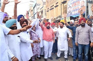 ਕਾਂਗਰਸ ਦੇ ਹਲਕਾ ਇੰਚਾਰਜ ਕਰਨਬੀਰ ਸਿੰਘ ਬੁਰਜ ਨੇ ਕੀਤਾ ਰੋਸ ਮਾਰਚ