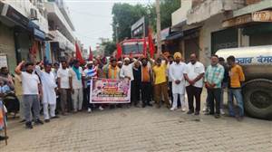 ਸਫ਼ਾਈ ਸੇਵਕਾਂ ’ਤੇ ਹੋਏ ਲਾਠੀਚਾਰਜ ਦੇ ਵਿਰੋਧ ’ਚ ਤਪਾ ਸ਼ਹਿਰ ਮੁਕੰਮਲ ਤੌਰ ’ਤੇ ਰਿਹਾ ਬੰਦ