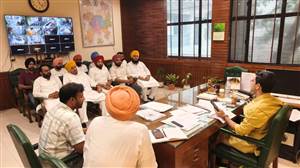 ਜ਼ਿਲ੍ਹਾ ਚੋਣ ਅਫ਼ਸਰ ਨੇ ਸਿਆਸੀ ਪਾਰਟੀਆਂ ਦੇ ਨੁਮਾਇੰਦਿਆਂ ਨਾਲ ਮੀਟਿੰਗ ਕੀਤੀ