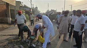 ਬਾਬਾ ਬੁੱਢਾ ਸਾਹਿਬ ਜੀ ਦੀ ਪਵਿੱਤਰ ਨਗਰੀ ਰਮਦਾਸ ਵਿਖੇ ਵਿਸ਼ੇਸ਼ ਸਫ਼ਾਈ ਮੁਹਿੰਮ ਚੱਲੀ