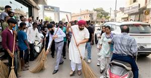 ਮਿਸ਼ਨ ਕਲੀਨ ਪੰਜਾਬ ਤਹਿਤ ਸ਼ਹਿਰ ਨੂੰ ਸਾਫ਼ ਬਣਾਉਣ ’ਚ ਲੋਕ ਦੇਣ ਸਹਿਯੋਗ : ਵਿਧਾਇਕ ਭੁੱਲਰ