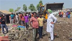 ਗ਼ੈਰ-ਕਾਨੂੰਨੀ ਤੌਰ 'ਤੇ ਬੈਠੇ ਝੁੱਗੀ-ਝੌਂਪੜੀ ਵਾਲਿਆਂ ਨੂੰ ਜਲਦੀ ਤੋਂ ਜਲਦੀ ਕਬਜ਼ੇ ਹਟਾਉਣ ਦੀ ਸਿੱਧੀ ਚਿਤਾਵਨੀ