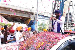 ਮੰਡੀ ਗੋਬਿੰਦਗੜ੍ਹ ਪਹੁੰਚਿਆ ਮੀਰੀ-ਪੀਰੀ ਖਾਲਸਾ ਮਾਰਚ, ਜਥੇਦਾਰ ਗੜਗੱਜ ਤੇ ਐਡਵੋਕੇਟ ਧਾਮੀ ਨੇ ਨਸ਼ਿਆਂ ਵਿਰੁੱਧ ਲੜਨ ਦਾ ਦਿੱਤਾ ਹੋਕਾ